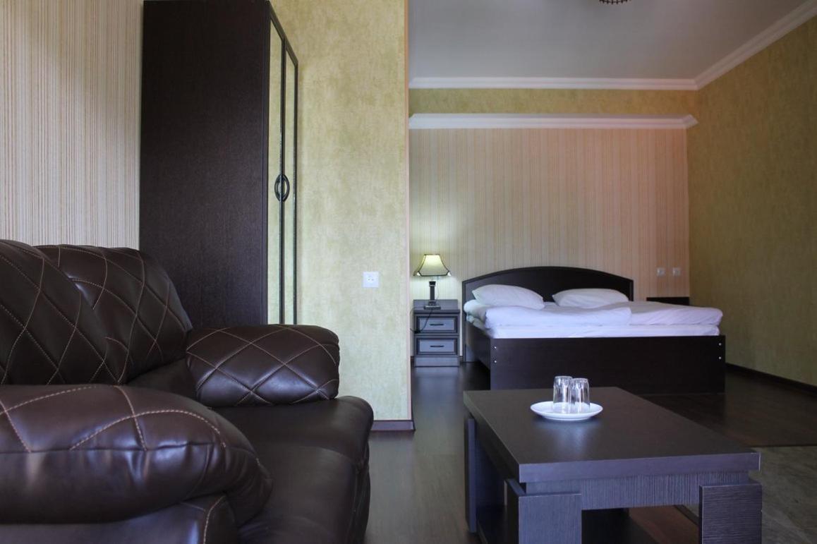 Hotel Grand Palace Akhaltsikhe  Exteriör bild